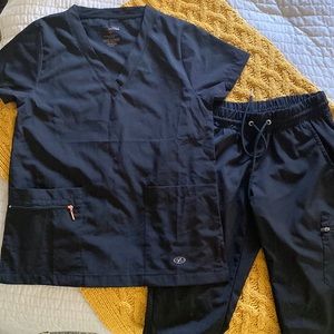 New York Laundry MEDics Scrubs